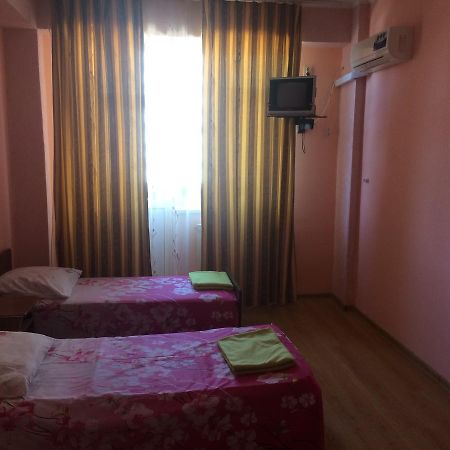 Gostevoi Dom Karavan Hotel Anapa Zewnętrze zdjęcie