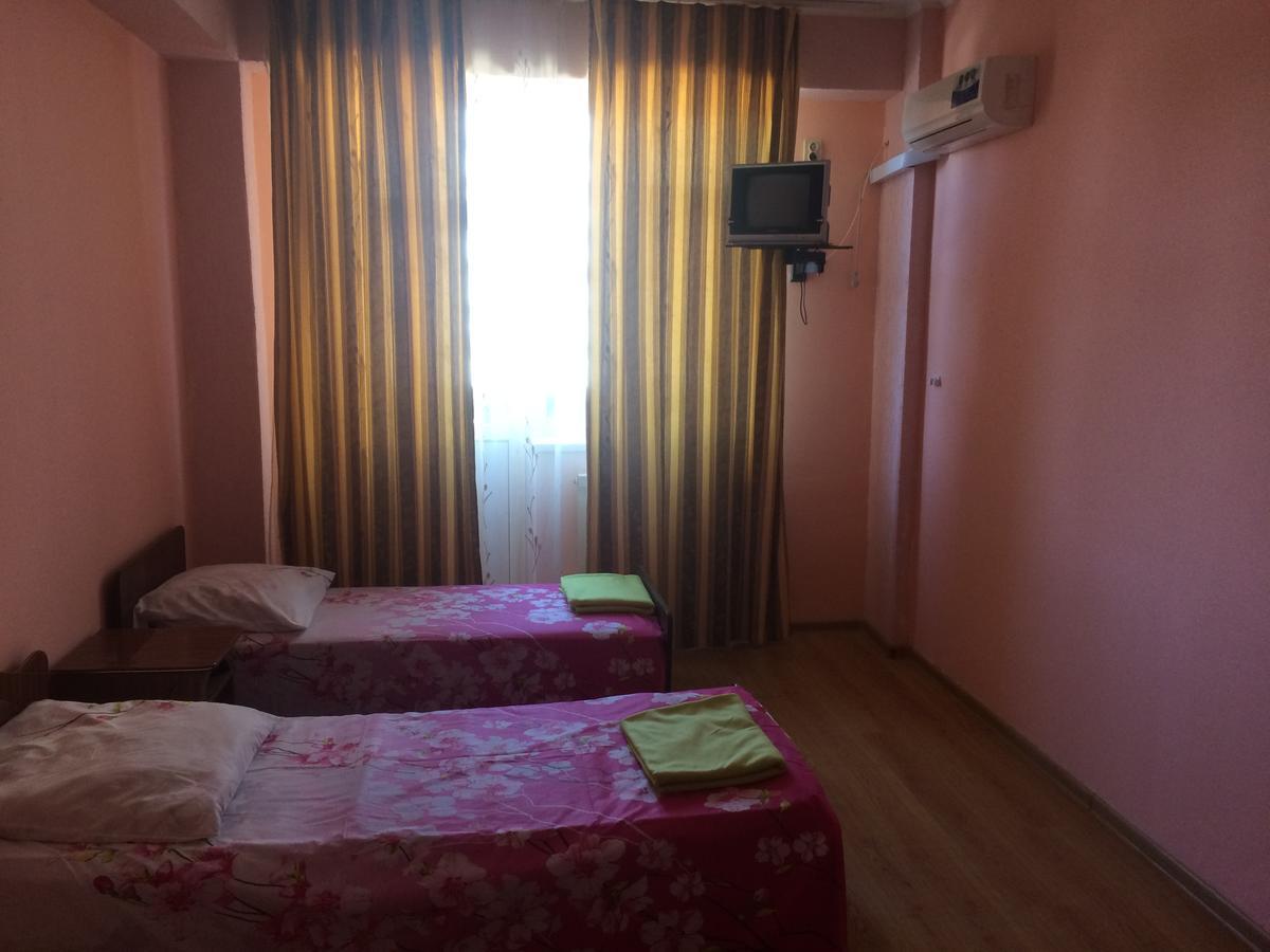 Gostevoi Dom Karavan Hotel Anapa Zewnętrze zdjęcie